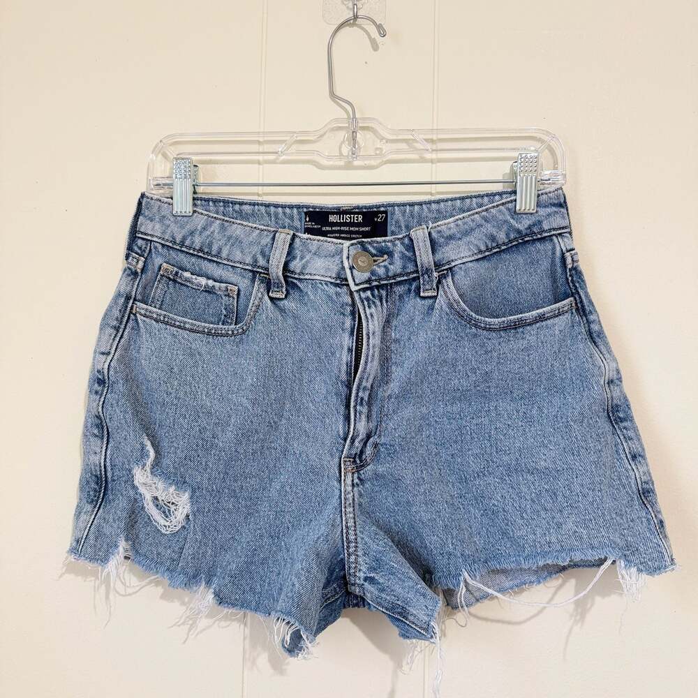 Hollister Ultra High-Rise Mom Shorts Size 27 Light Wash Distressed Denim